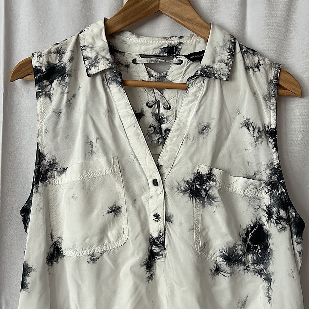 Rock & Republic Sexy High Low Keyhole Long Tank Top Shirt **Size L** 🔥🔥 - Picture 3 of 5